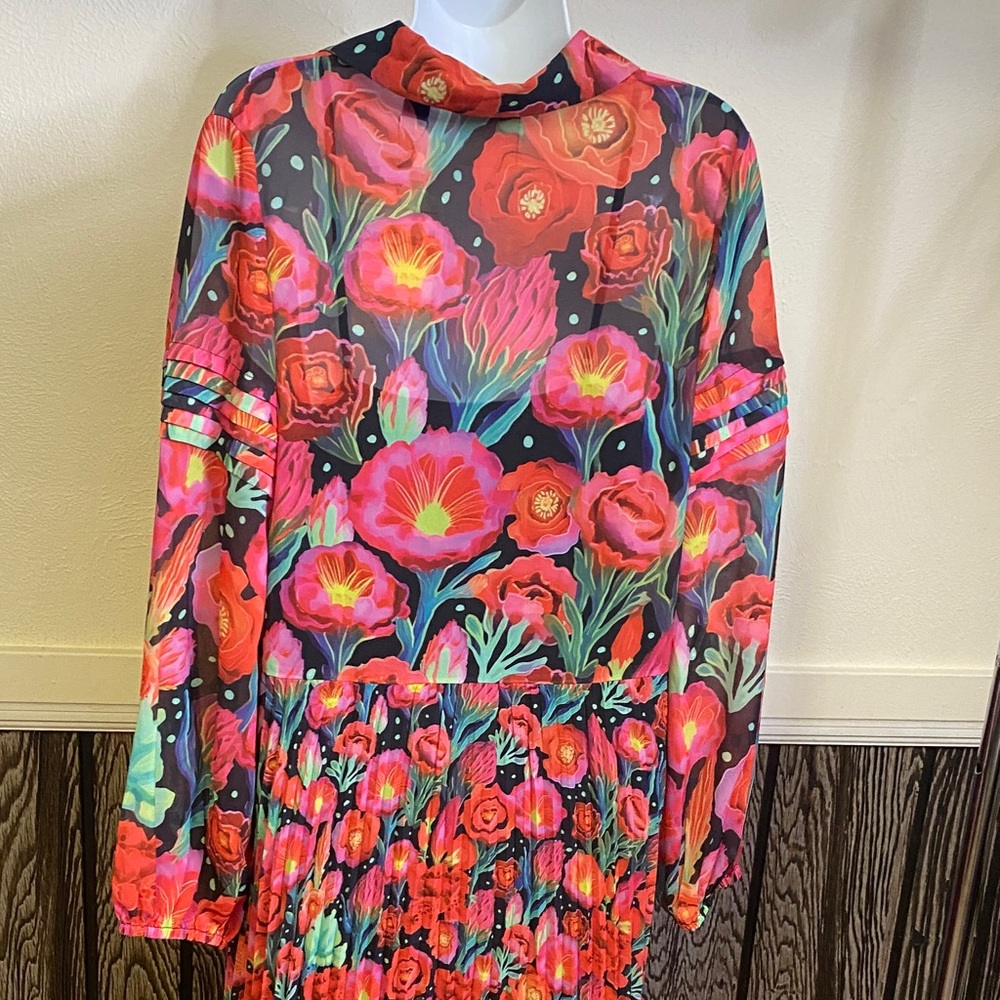 FARM Rio Floral Long Sleeve Maxi Dress in Black, Red, Pink, Green - Picture 5 of 7